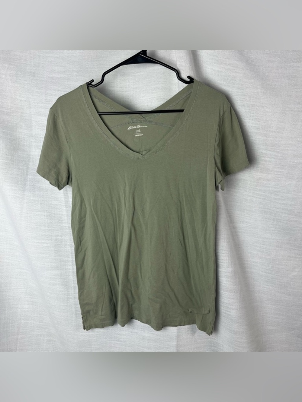 Eddie Bauer Sage Green V-Neck Free Dry Short Sleeve Tee